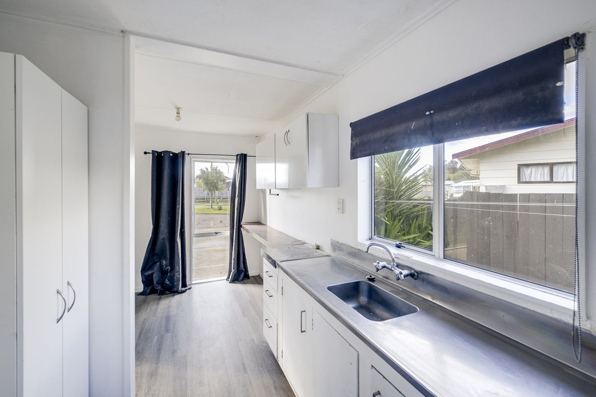Three Bedroom Home, Possible Quick Sale - Widok 5