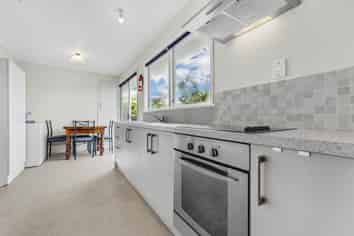 13 Barnfield Place, Glendene