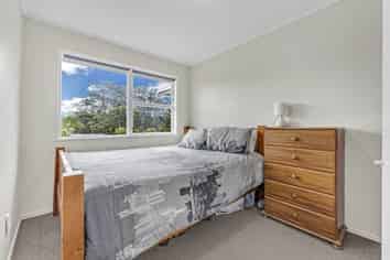 13 Barnfield Place, Glendene