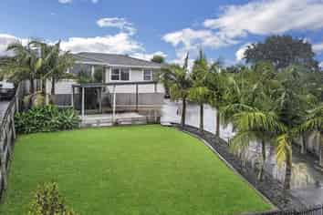 13 Barnfield Place, Glendene