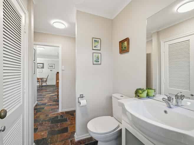 2/32 Albert Road, Devonport