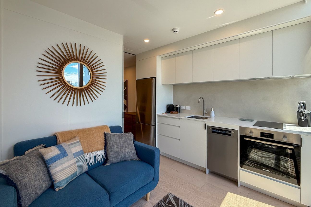 Stunning New One-Bedroom Apartment in the Heart of Te Aro, Wellington - Vista 2