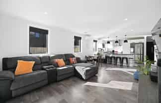 2/63 Cabourne Drive, Glenview