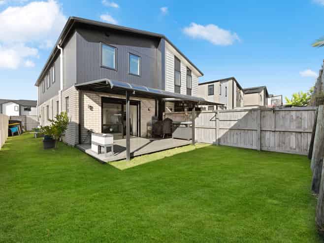 2/63 Cabourne Drive, Glenview