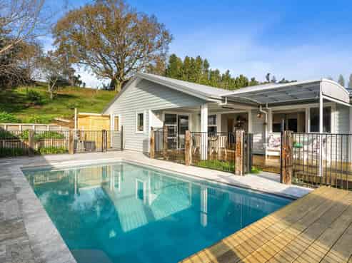 14 Manuka Drive, Whangamata