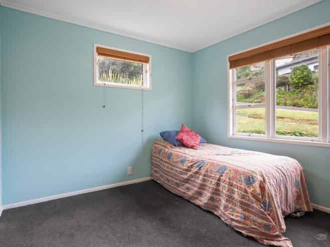 1 Strange Road, Waiomu