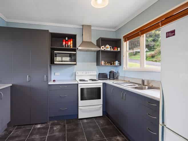 1 Strange Road, Waiomu