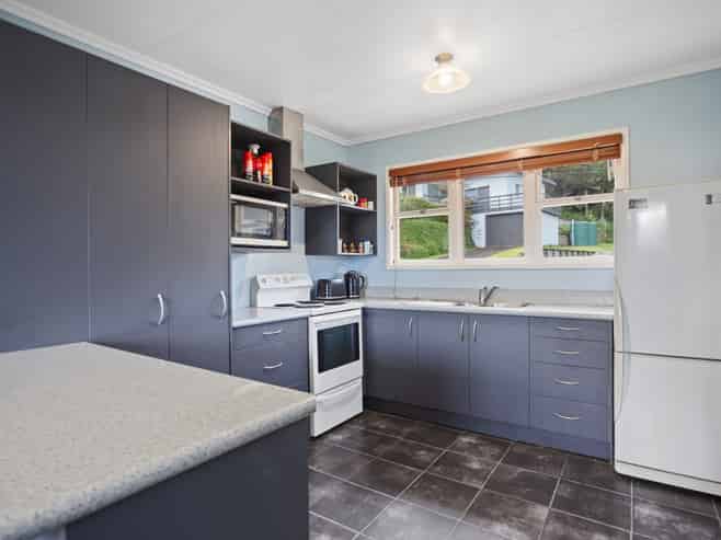 1 Strange Road, Waiomu