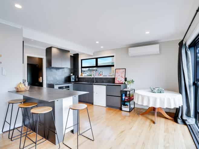 15 Bruce Avenue, Glenview