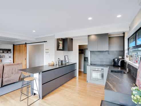 15 Bruce Avenue, Glenview