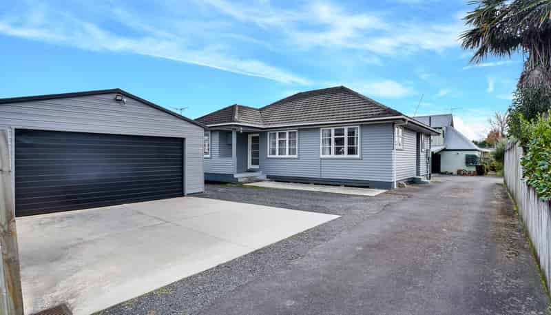 15 Bruce Avenue, Glenview