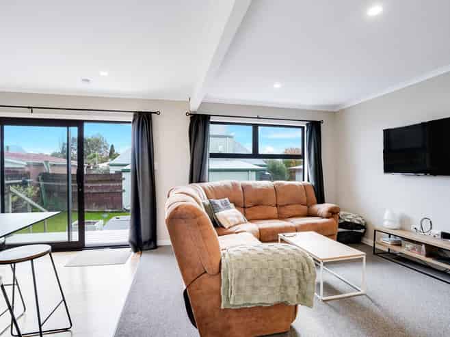 15 Bruce Avenue, Glenview