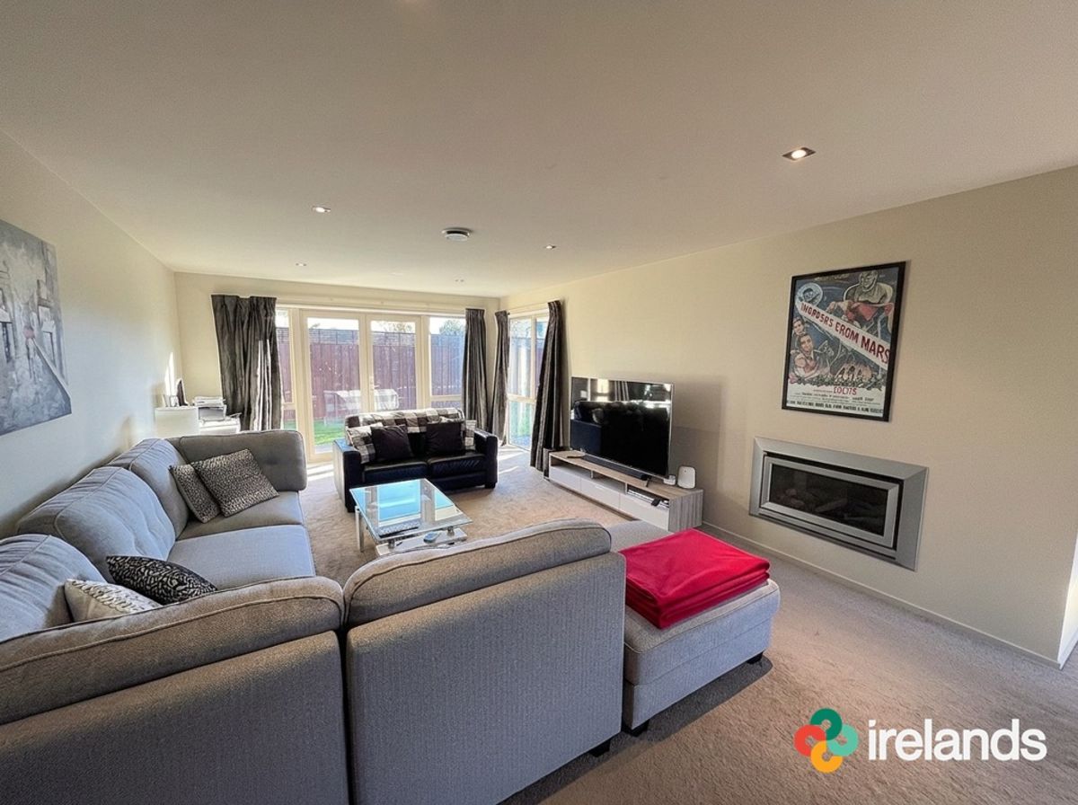 Spacious Executive Family Home with so Many Extras! - Ansicht 4