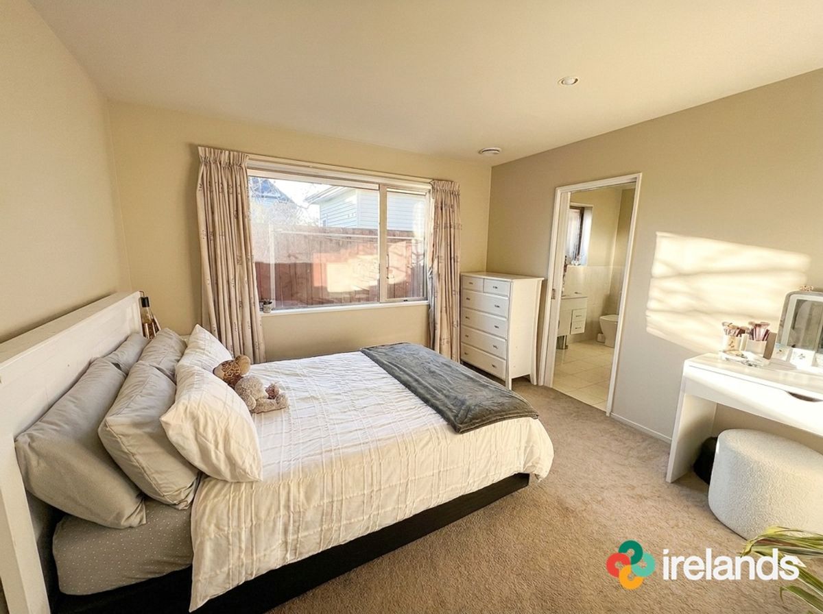Spacious Executive Family Home with so Many Extras! - Mehr