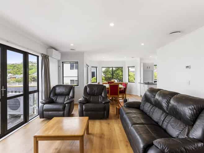 10 Bennett Grove, Newlands