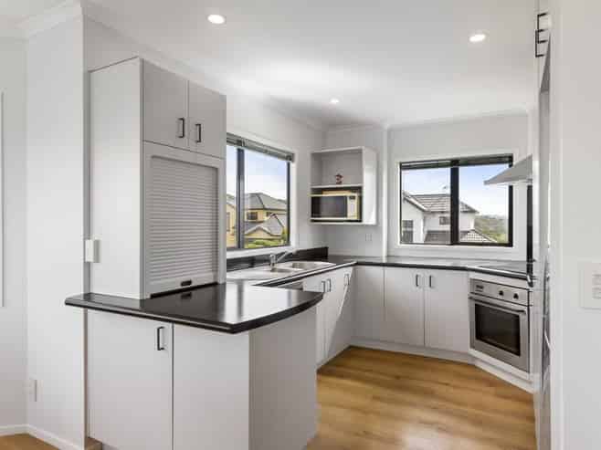 10 Bennett Grove, Newlands