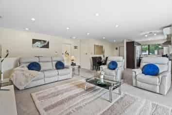 32 Pebble Beach Boulevard, Kamo