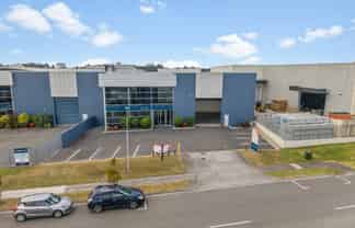 Modern industrial with premium office fit out