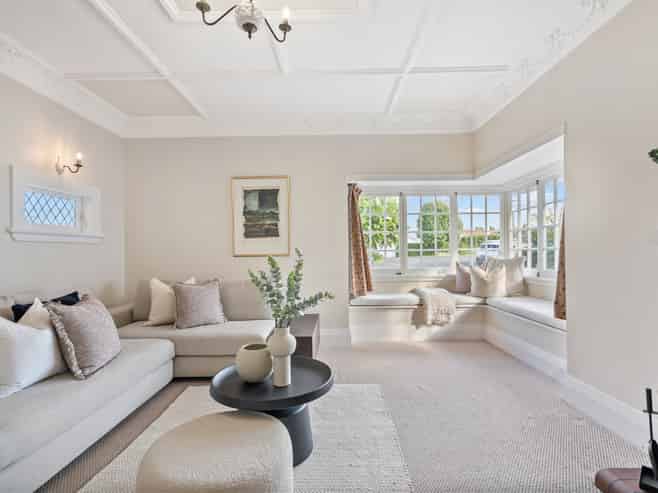 17 Shortland Street, Regent