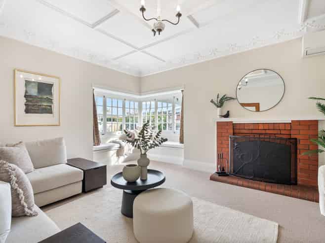 17 Shortland Street, Regent