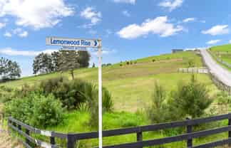 9 Lemonwood Rise, Puwera