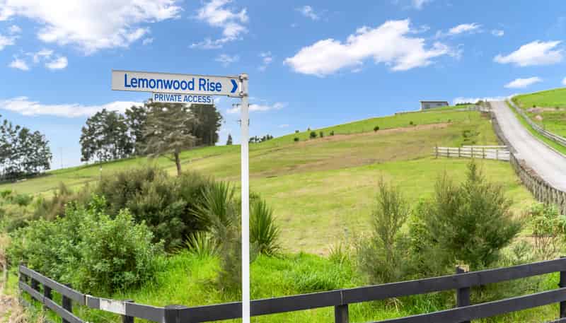 9 Lemonwood Rise, Puwera