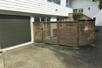 124A Taylor Terrace, Tawa