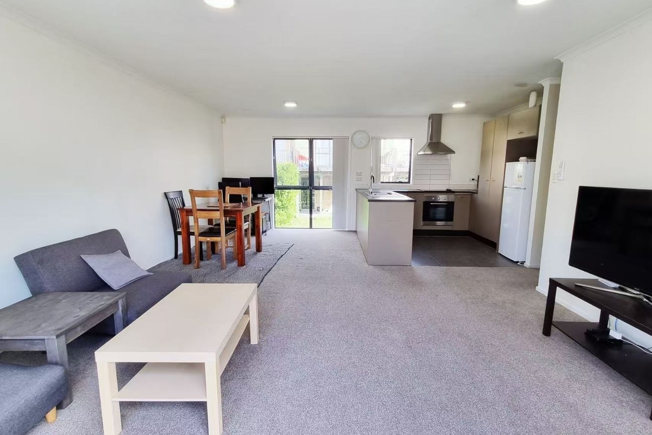 House in Henderson-Massey, Te Atatū South - More