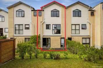 45/172 Mcleod road, Te Atatu South