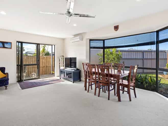 1/2 Mayfair Close, Whitianga