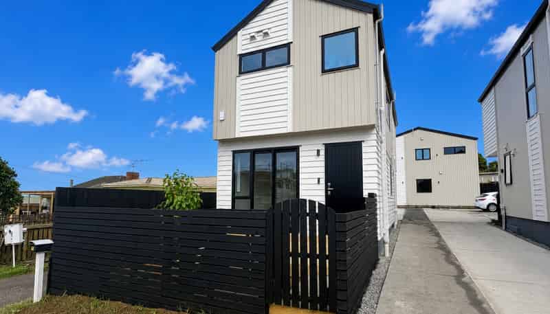 2/5 Richard Road, Mangere