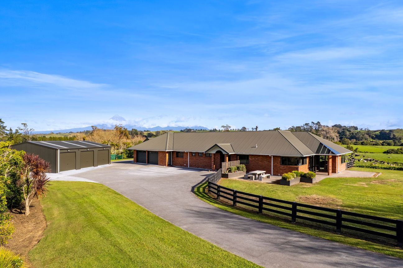 House in Lepperton, New Plymouth District - More