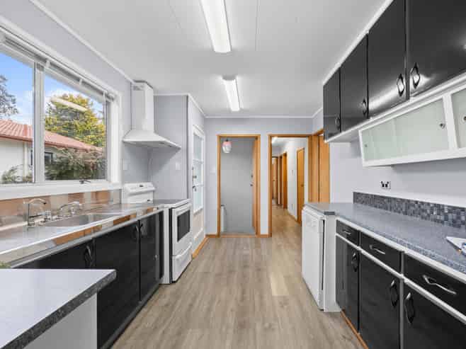 437 Don Buck Road, Massey