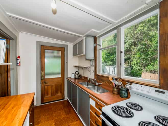 64 Wellington Road, Paekakariki