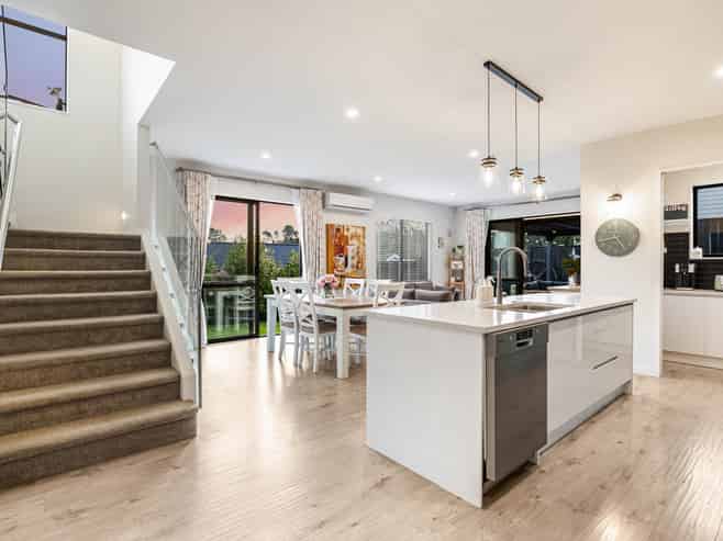 12 Franheim Crescent, Orewa