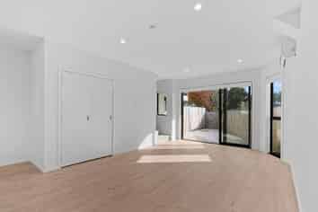 8/56 Salisbury Road, Birkdale