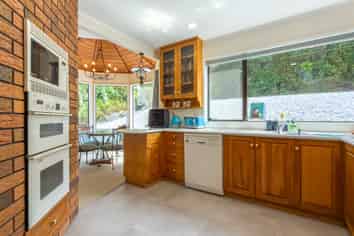 37 Otuturu Crescent, Thames