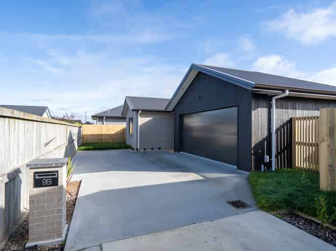 9B Bourke Drive, Cambridge