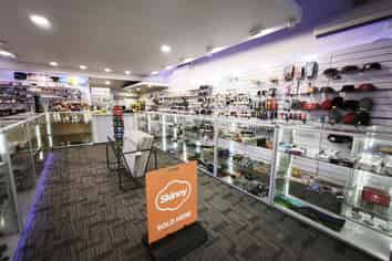 Established Browns Bay retail position