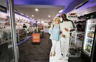 Established Browns Bay retail position