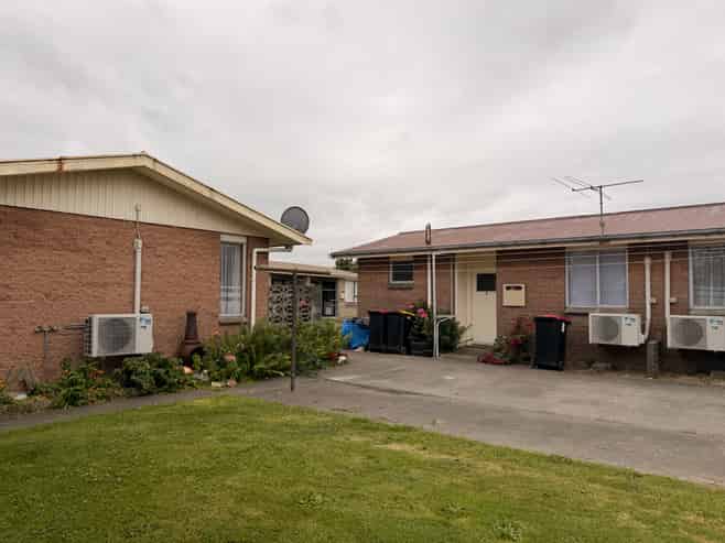 1-12/71 Main Street, Mataura