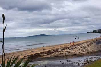 2/38 Gulf View Road, Murrays Bay