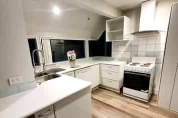 2/38 Gulf View Road, Murrays Bay