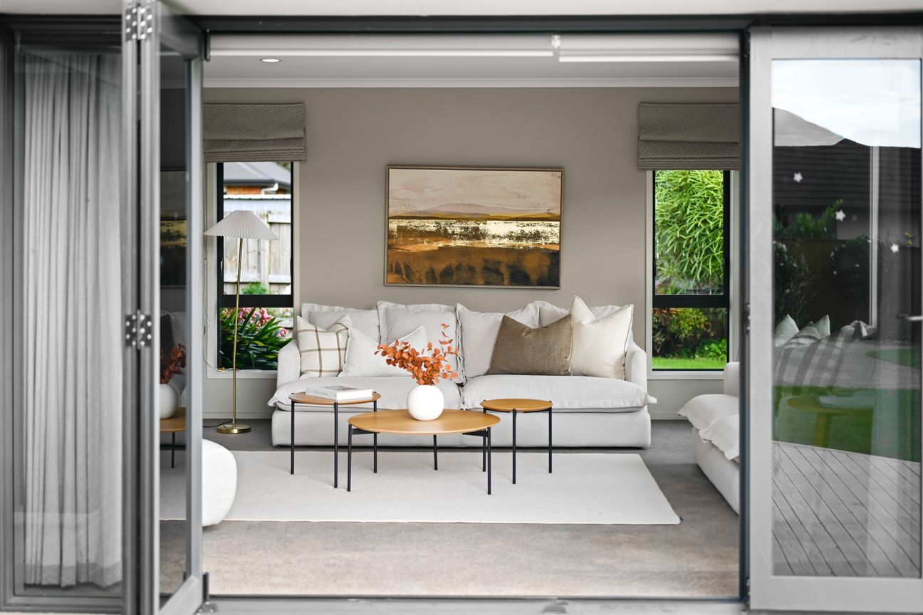 Owners Want To See The Sold Sign! - Vista 5