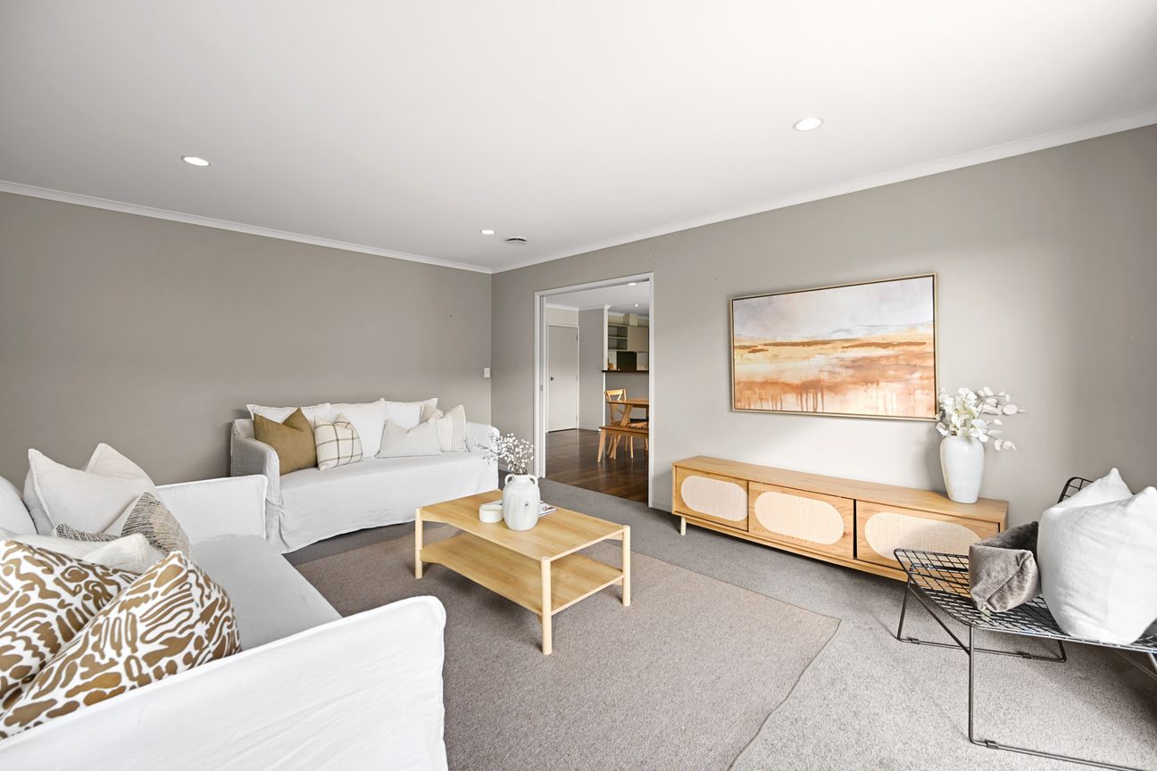 Owners Want To See The Sold Sign! - Vista 6