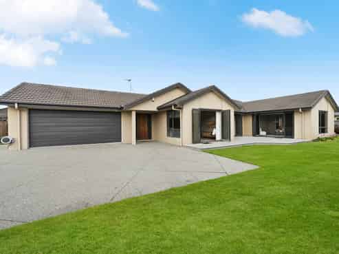 15 Winslow Court, Huntington