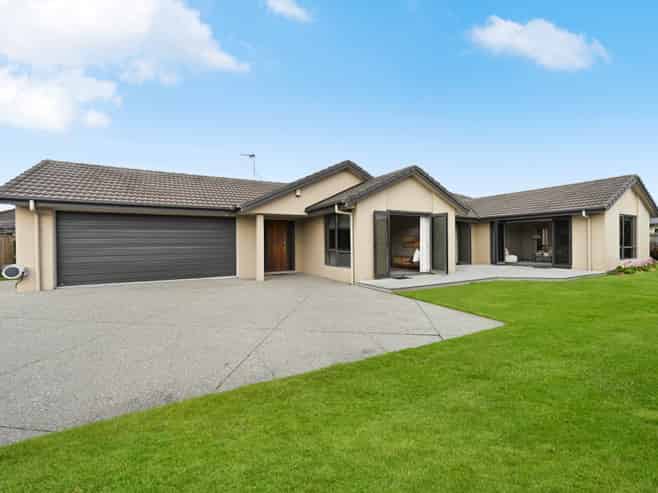 15 Winslow Court, Huntington