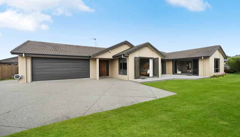 15 Winslow Court, Huntington