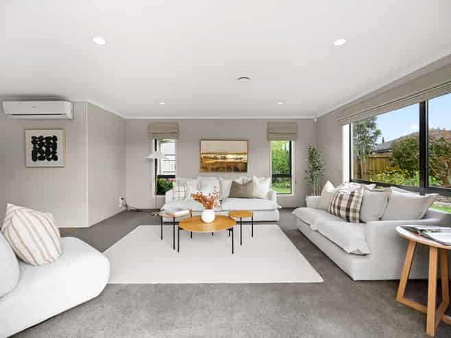 15 Winslow Court, Huntington