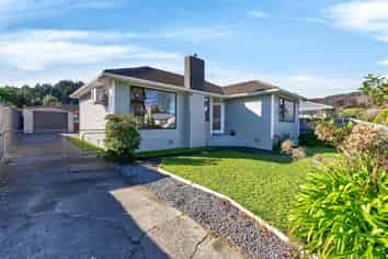 18 Richard Grove, Stokes Valley